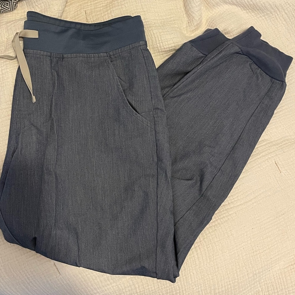 Figs Jogger scrub pants. Size large. Limited edition heathered denim color.
